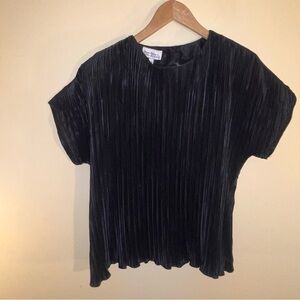 80s Black Crinkle Front Round Neck Short Sleeve Blouse Buttons Back 14